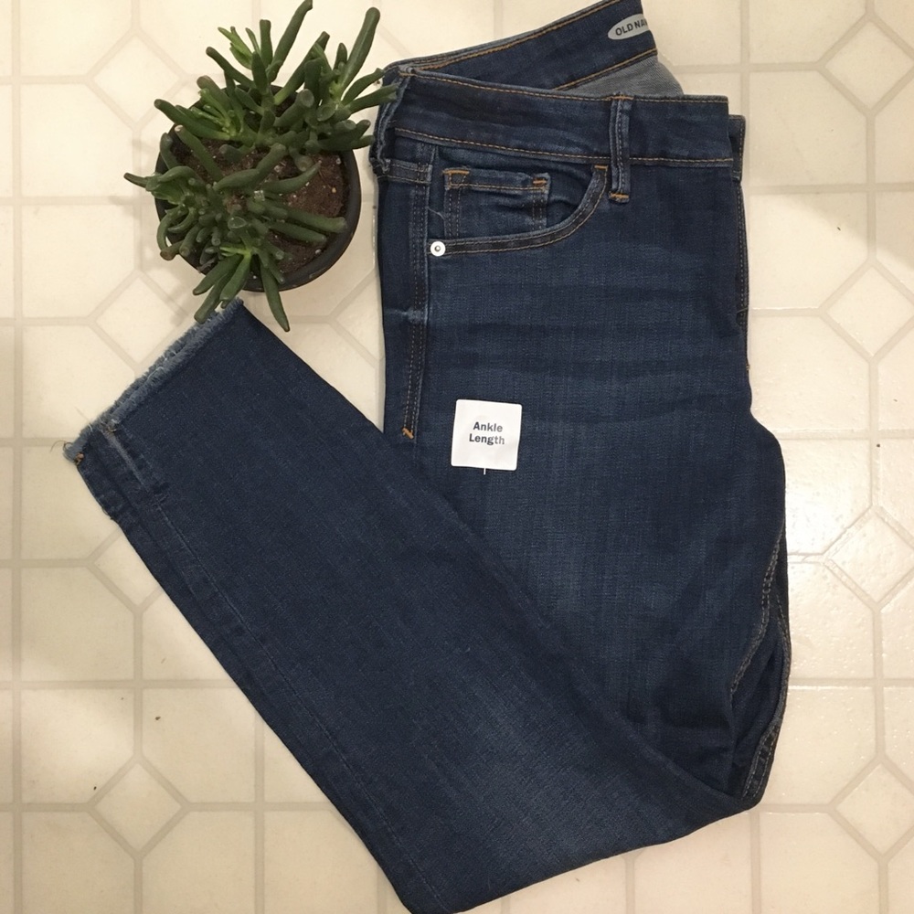 Old Navy Ankle-Length Rockstar Jeans- Size 8 Reg